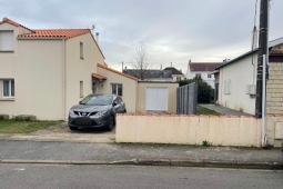 Abri accolé à la maison + clôture Linéa